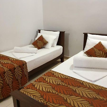 A And D Holiday Inn Anuradhapura Exterior foto