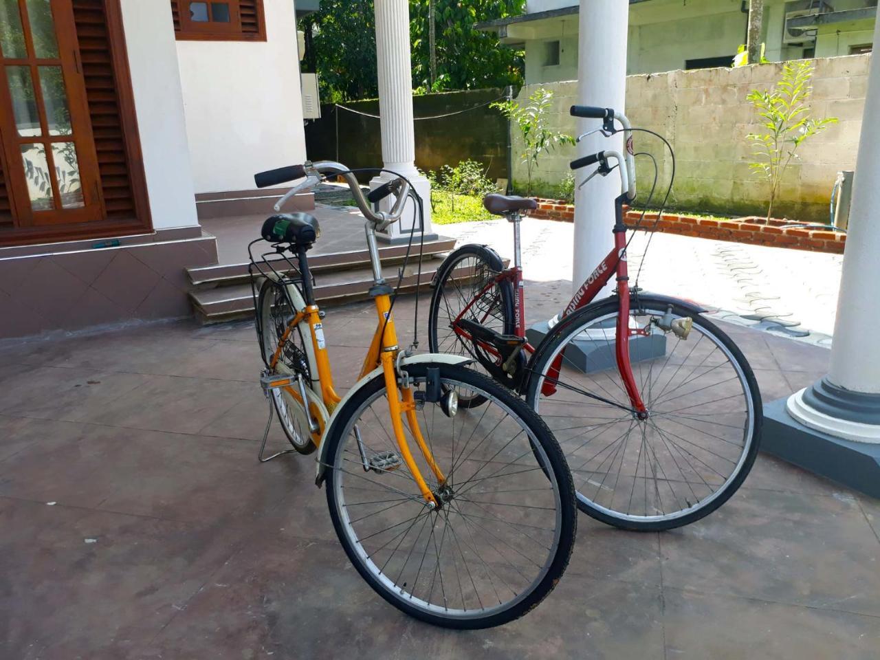 A And D Holiday Inn Anuradhapura Exterior foto